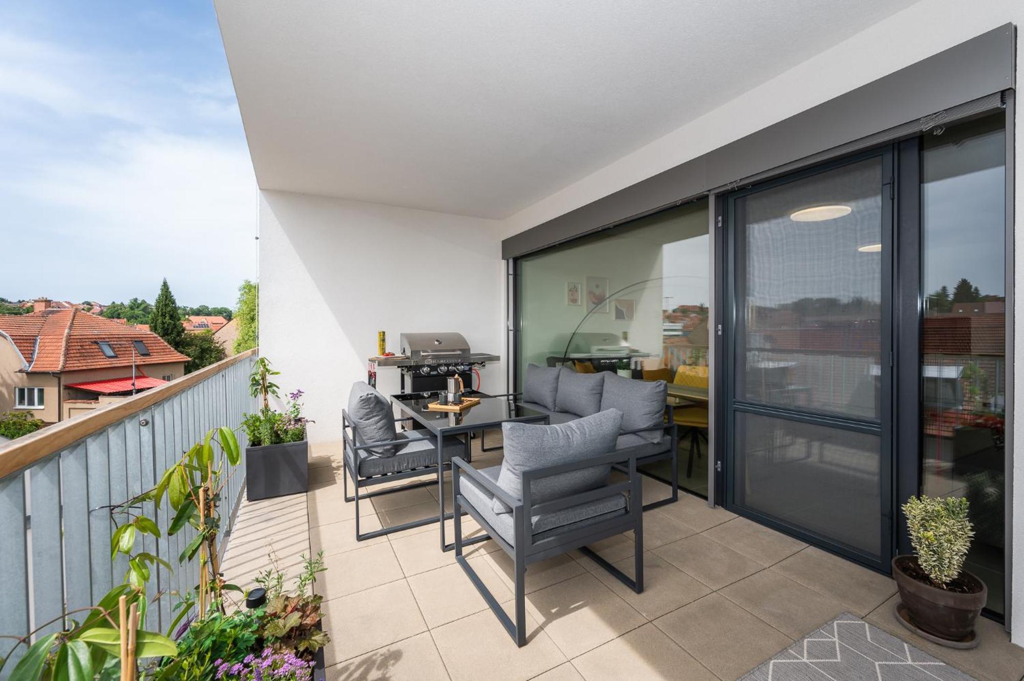 Fully Equipped Apartments With Terraces, Free Garage Parking, Netflix & Ac - By Apartmany Slapanice Cz Eksteriør bilde