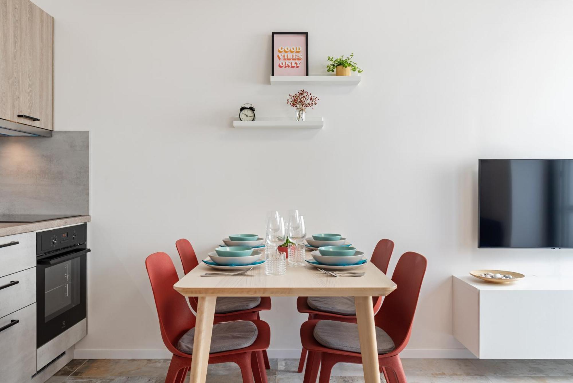 Fully Equipped Apartments With Terraces, Free Garage Parking, Netflix & Ac - By Apartmany Slapanice Cz Eksteriør bilde